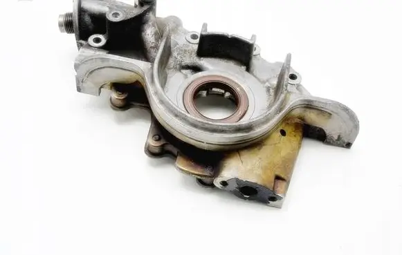 Ford Escort Oil pump 06090021