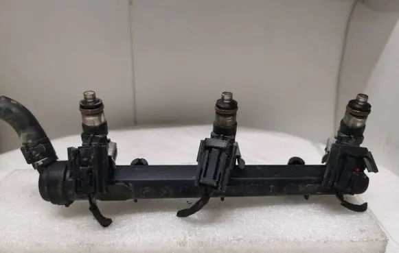 Volkswagen Up Fuel injectors set 04C133313