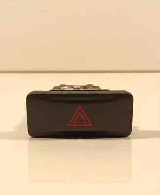 Nissan X-Trail T30 Hazard light switch 06016