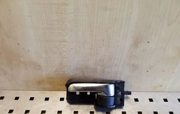 Toyota Avensis T250 Front door interior handle