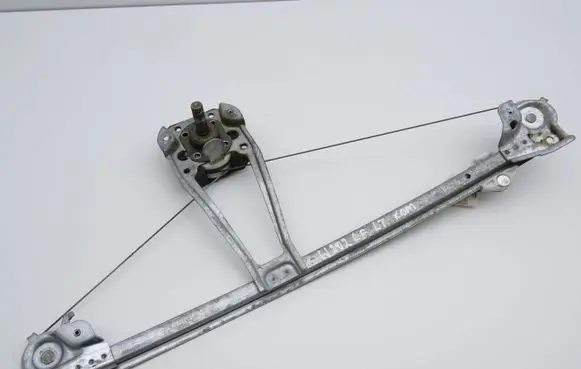 Mercedes-Benz C W202 Rear door manual window regulator 