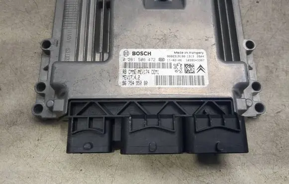 Peugeot 208 I Engine control unit/module 9666319180 9675495080 0261S06472