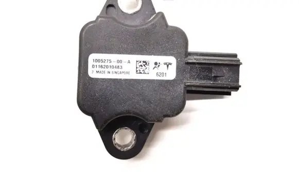 Tesla Model S Airbag deployment crash/impact sensor 1005275-00-A