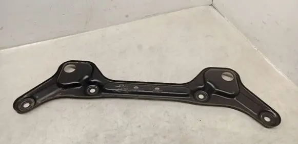 Mercedes-Benz C W204 Steering rack mounting bracket A2046280011