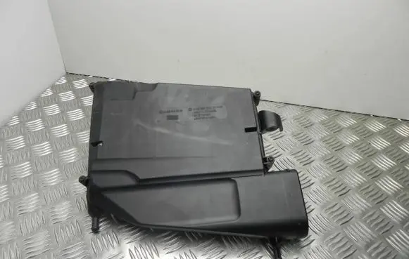 Mercedes-Benz R W251 Air filter box A6420902001 VD10626