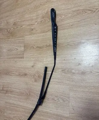 Volvo C30 Front wiper blade arm 8623160