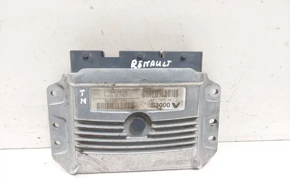 Renault Scenic II - Grand scenic II Engine control unit/module 8200387138 8200321263 215842882A