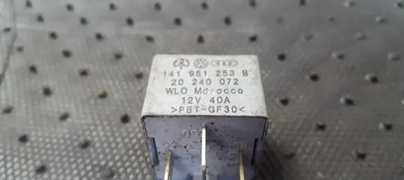 Audi TT Mk1 Other relay 141951253B 20240072
