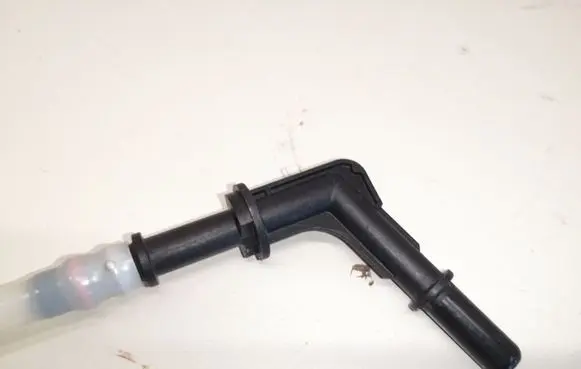Volkswagen Golf VII Fuel main line pipe