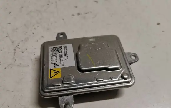 Chevrolet Camaro Headlight ballast module Xenon 130732931915