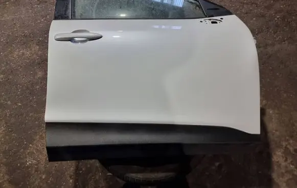 Toyota Yaris Cross Front door 