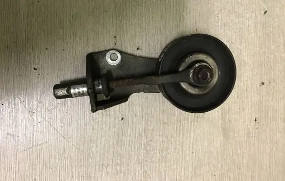 Nissan Murano Z50 Generator/alternator belt tensioner