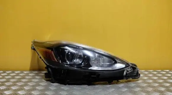Toyota Prius c Headlight/headlamp TOYOTA-PRIUS 1643