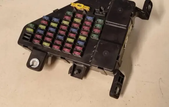 Hyundai Tucson JM Fuse module 911102E001