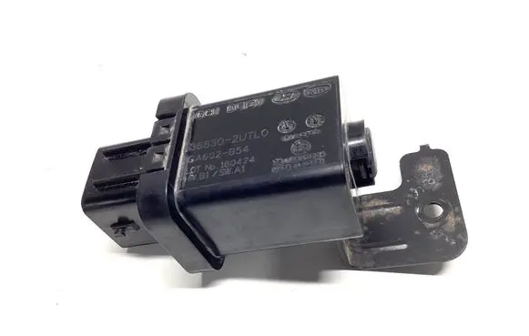 KIA Sportage Glow plug pre-heat relay 368302UTL0