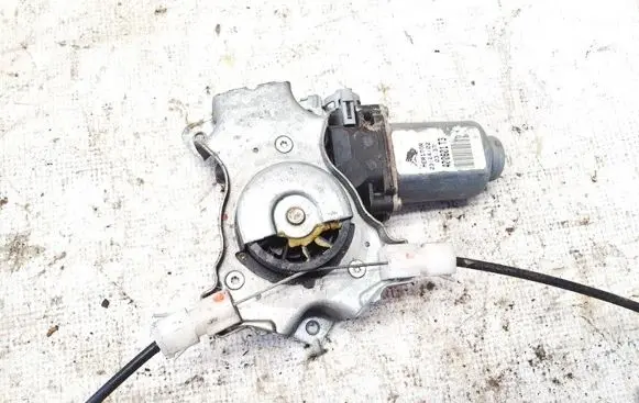 Nissan Almera N16 Front door window regulator motor 400601t3