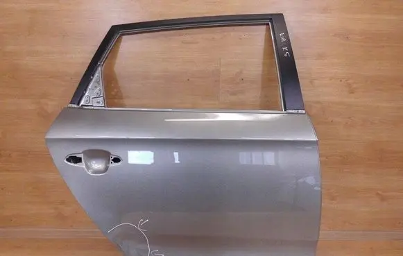 KIA Carens III Rear door 77004A4000