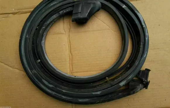 Volkswagen Golf I Rubber seal front coupe door 155837911E REF: 15