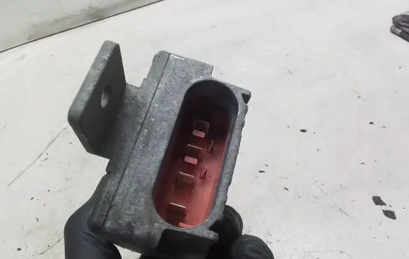 Mercedes-Benz A W168 Coolant fan relay A0275458032 E5001004