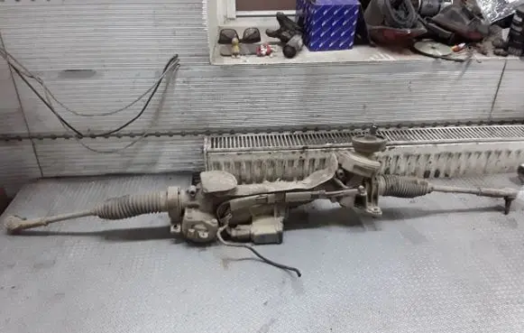 Volkswagen Touran I Steering rack 1K1909144G 78055012