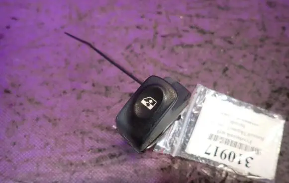 Renault Megane II Quarter vent window switch 429998K