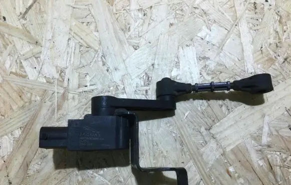 Jaguar F-Pace Headlight/headlamp level sensor T2H3166