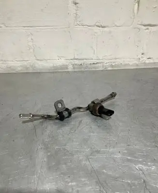 BMW 5 F10 F11 Fuel pressure sensor 7614317