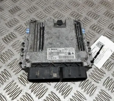 Peugeot 3008 II Engine control unit/module 9829159080 0261S104FH