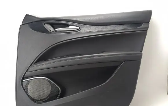 Alfa Romeo Stelvio Front door card panel trim 530260681 260701HR1306 01561503390