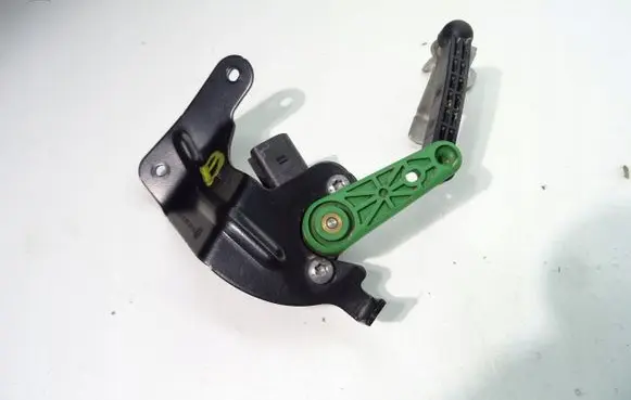 Volkswagen Tiguan Headlight/headlamp level sensor 5Q0512521G