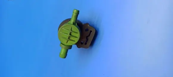 Mercedes-Benz C W203 Vacuum valve 0004703893