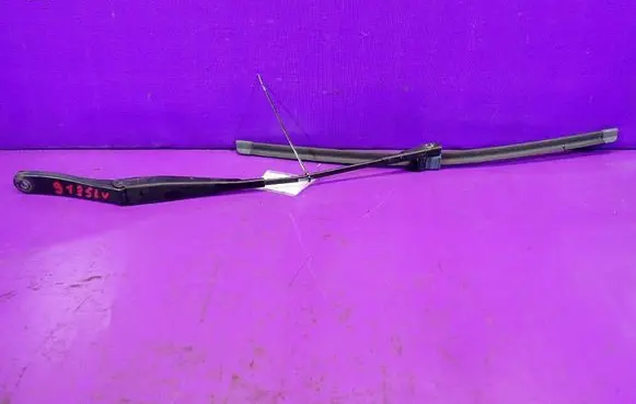 Opel Astra H Front wiper blade arm