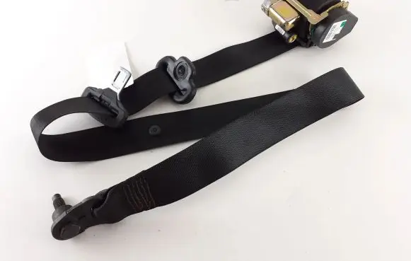 Mercedes-Benz B W245 Front seatbelt 1698603485