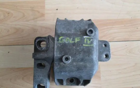 Volkswagen Golf IV Engine mount vacuum valve 
