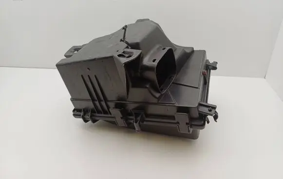 Volvo S60 Air filter box 8649673