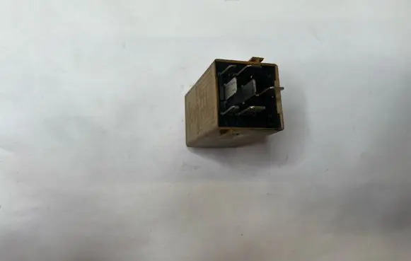 BMW 3 E46 Window control relay 61368384505 V23141B3001X15