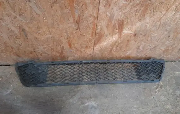 Chevrolet Spark Front bumper lower grill 96687111
