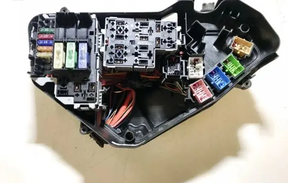 Volkswagen Touareg I Fuse box set 7l6971072d