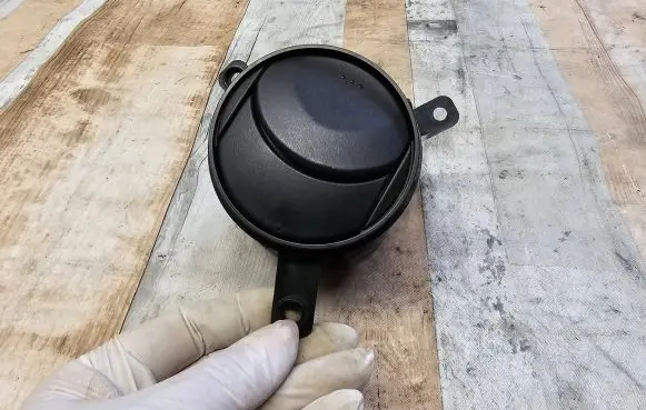 Mazda 2 Dash center air vent grill D65164930 866A6269