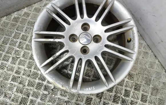 Toyota Yaris R16 alloy rim AM300185