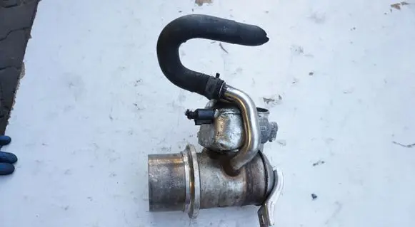 Skoda Octavia Mk3 (5E) EGR valve cooler 04L131512D