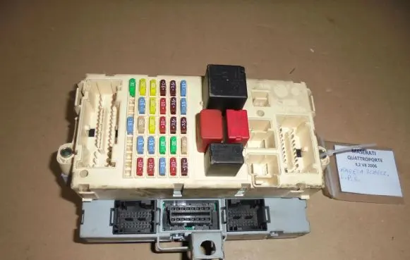 Maserati Quattroporte Fuse box set 501210100090
