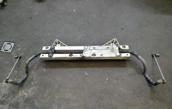 Chrysler Pacifica Front anti-roll bar/sway bar 68223606AC 68218102AC