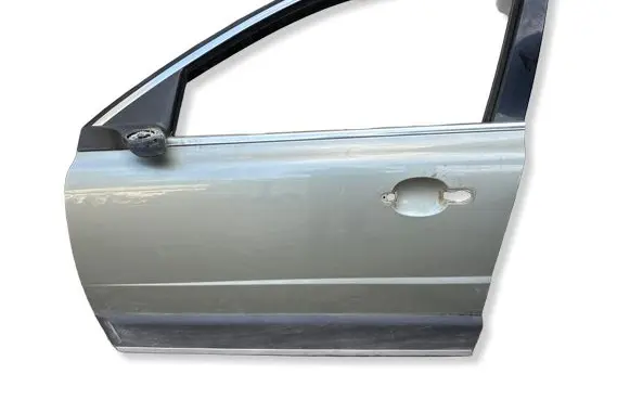 Volvo XC70 Front door 983039101