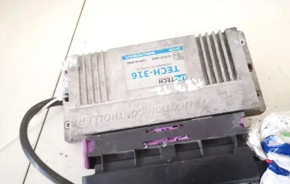 Chrysler 300 - 300C LP gas control unit module 67r016025 67r-016025