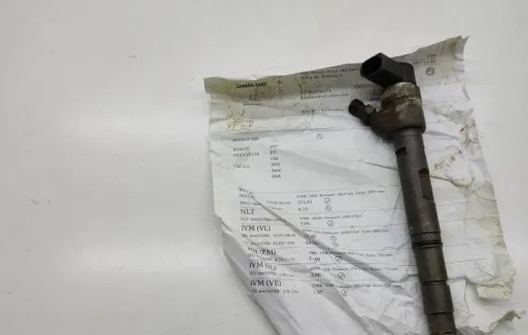 Audi A8 S8 D3 4E Fuel injector 0445110158