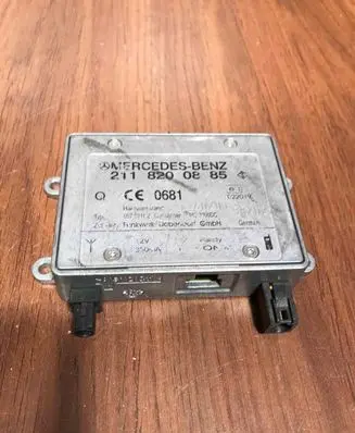 Mercedes-Benz E W211 Antenna control unit 2118200885