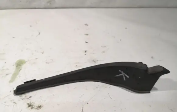 Opel Mokka X Windshield trim 42553653
