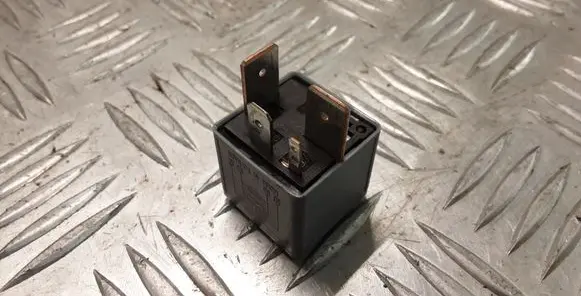 Volkswagen PASSAT B6 Other relay 191906383C