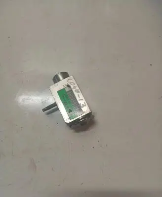 Volvo V70 Air conditioning (A/C) expansion valve 7036866 R134A 326527